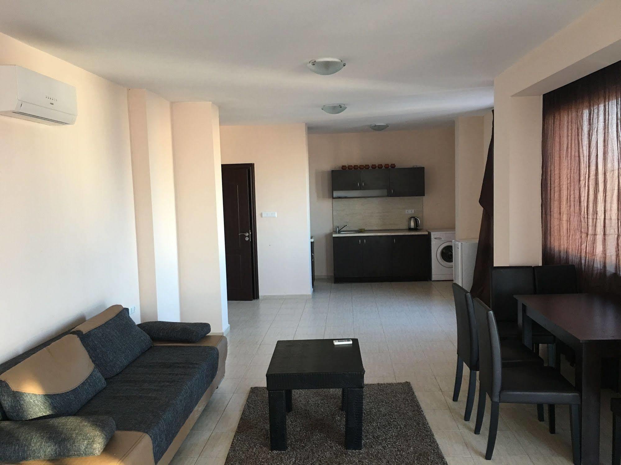 Arizona Del Mar Apartment Pomorie Ngoại thất bức ảnh